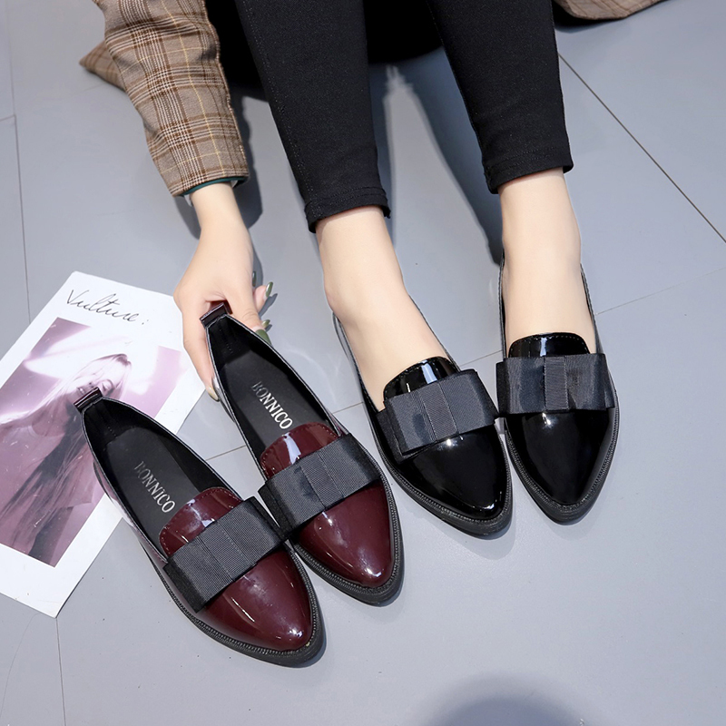 Embroidery Flat Shoes - Sapatos de Couro Sintético Preto/Vermelho Vinho