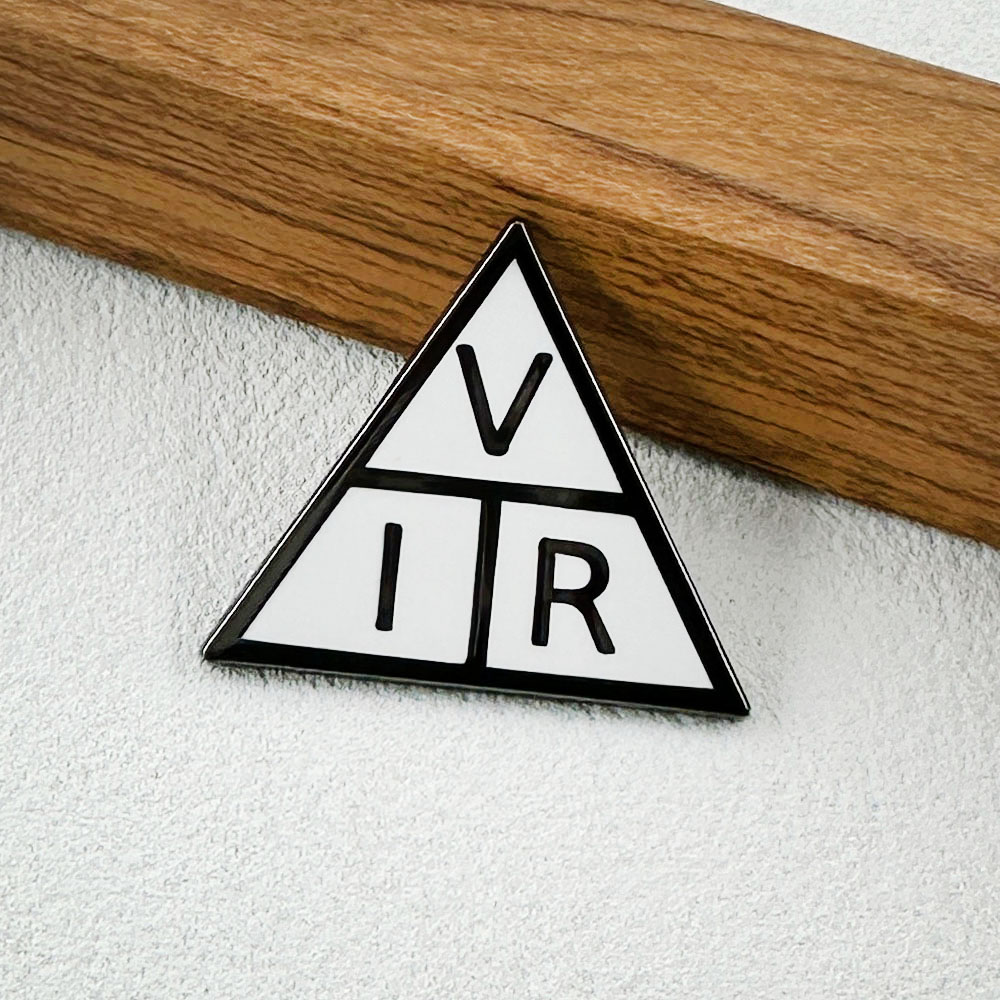 Embroidery Initials - Broche Triângulo da Lei de Ohm:
