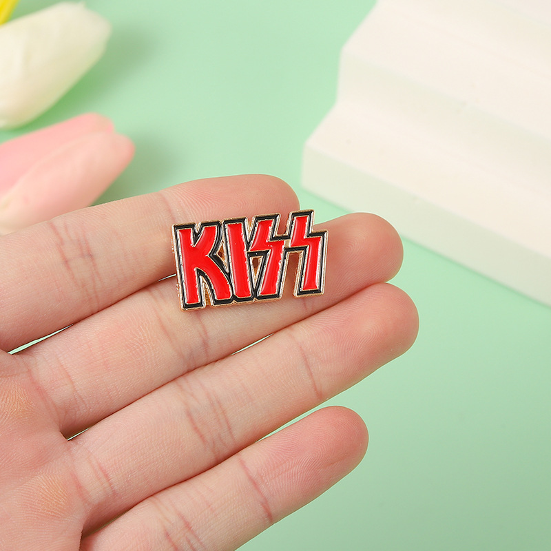 Embroidery Initials - KISS banda pino letras em inglês