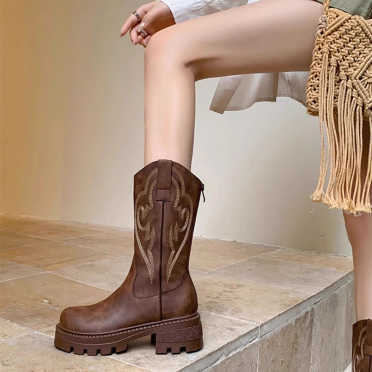 Botas femininas de couro retrô - Embroidery On Leather avaliação e preço