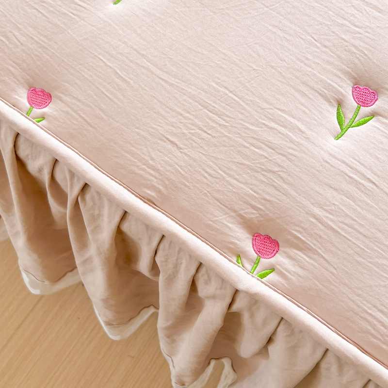 Engrossar conjunto de saia de  - Embroidery Quilt Cover avaliação e preço