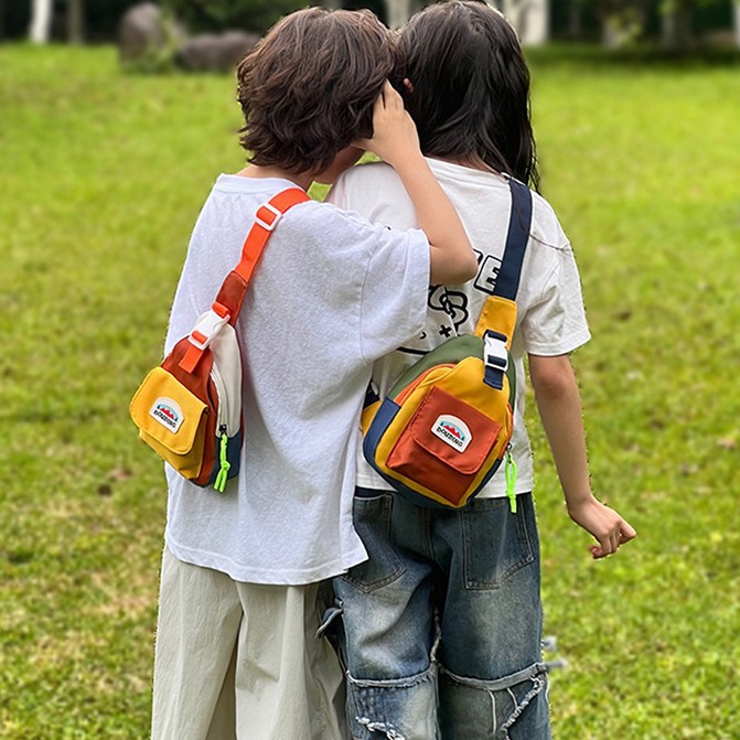 Nova Bolsa de Peito Infantil U - Embroidery Font avaliação e preço