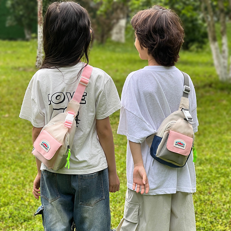 Nova Bolsa de Peito Infantil U - Embroidery Font avaliação e preço
