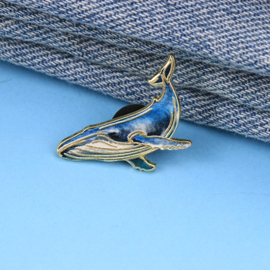Broche de Esmalte Baleia Azul  - Embroidery Whale avaliação e preço