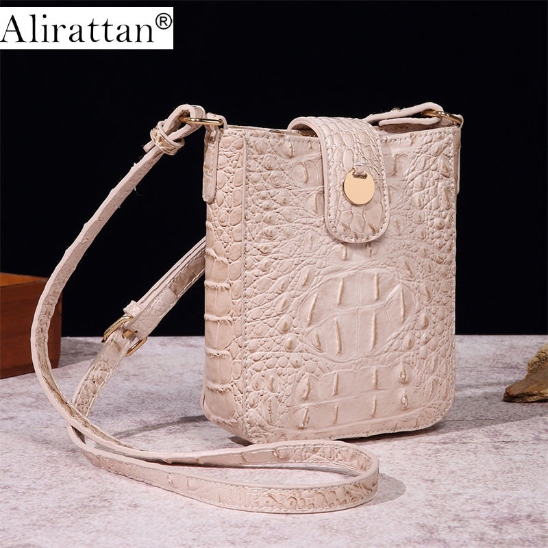 Bolsa de Celular Feminina com  - Embroidery Design Patterns Flowers avaliação e preço
