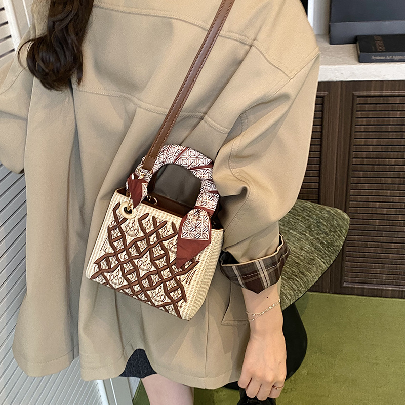 Mini bolsa portátil requintada - Embroidery Font avaliação e preço