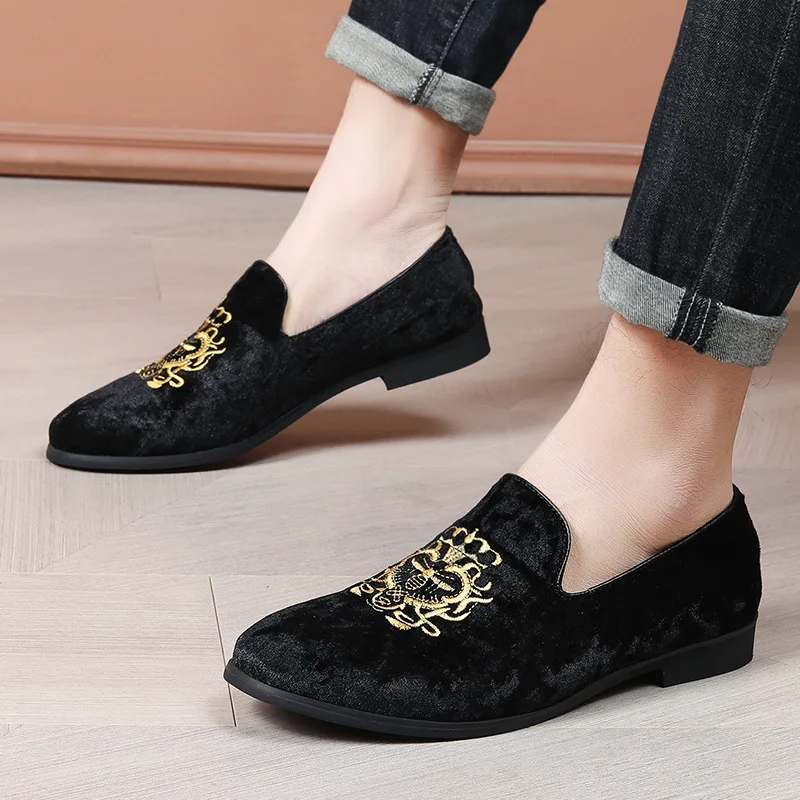 Sapatos masculinos casuais de  - Embroidery On Leather avaliação e preço